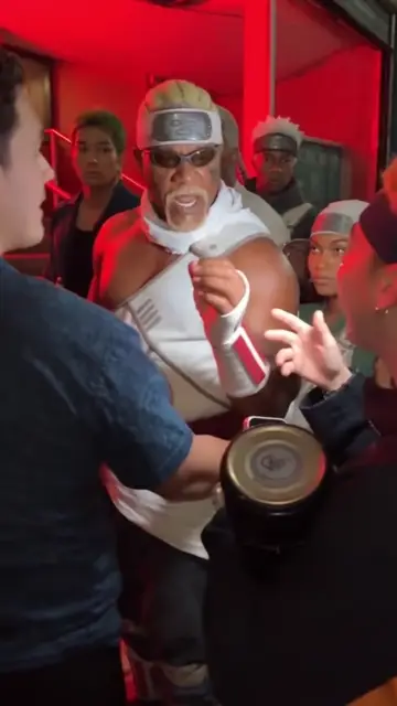 A costumed anime-style fighter